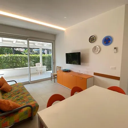 Apartment Charming Fully Loaded With Fenced Garden *