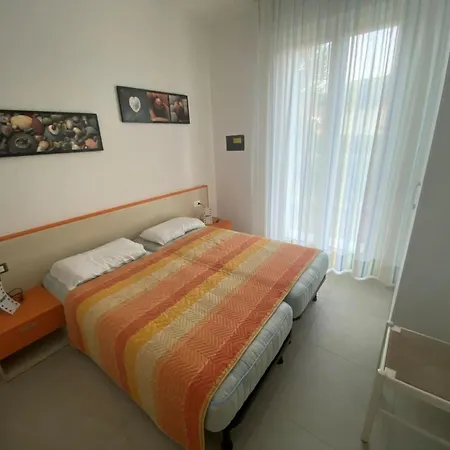 Apartment Charming Fully Loaded With Fenced Garden
