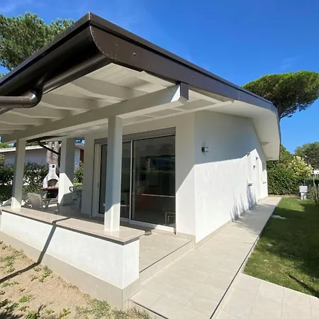Charming Fully Loaded With Fenced Garden Apartment